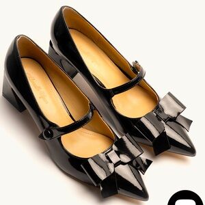 NWT/NIB Black Bow Pointed Toe Mary Janes